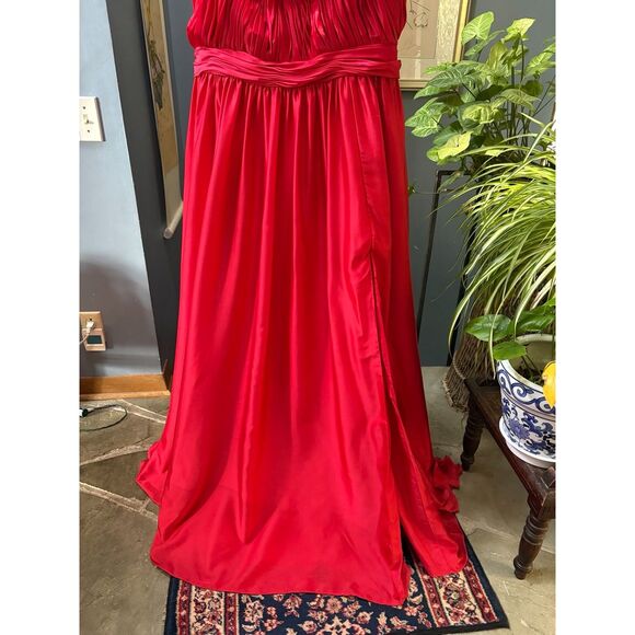 Mac Duggal Women's Rosette Halter Chiffon Evening Gown Size 24 - Picture 11 of 16